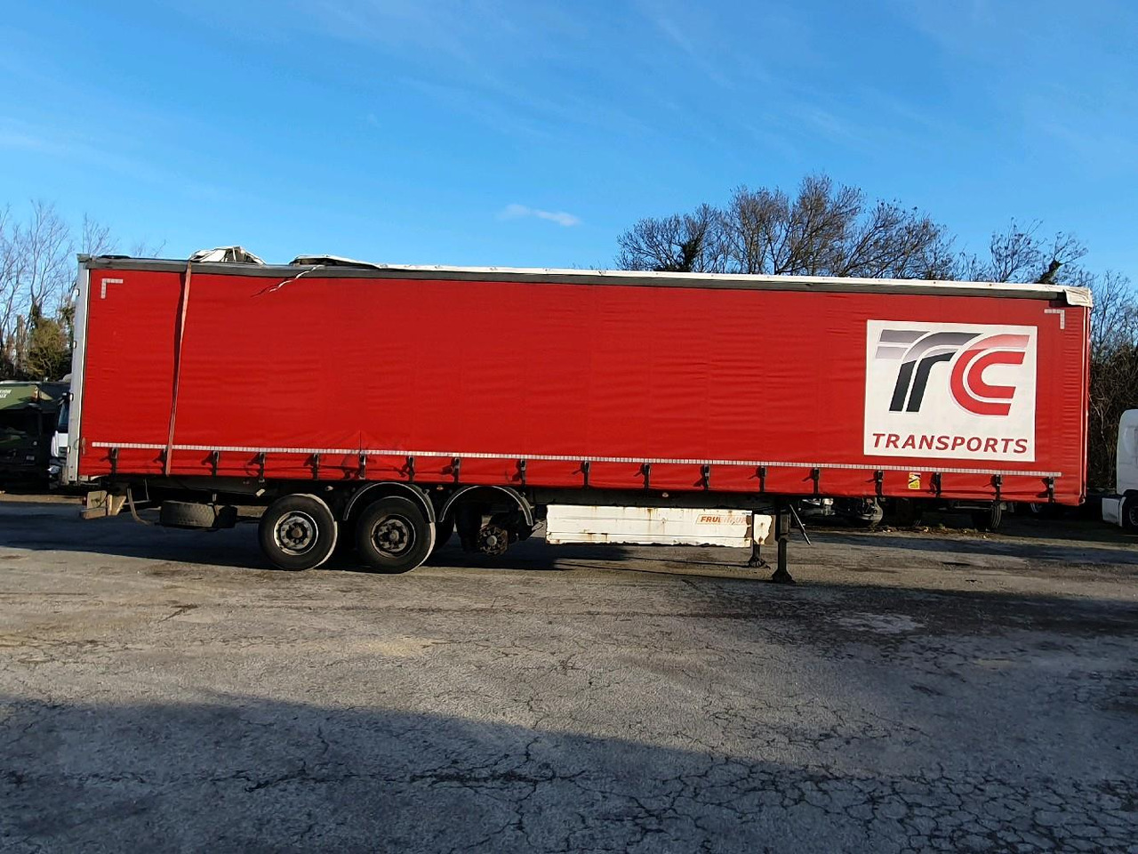 FRUEHAUF SEMI SAVOYARDE FST4FC - Curtainsider semi-trailer: picture 3 FRUEHAUF SEMI SAVOYARDE FST4FC - Curtainsider semi-trailer: picture 3