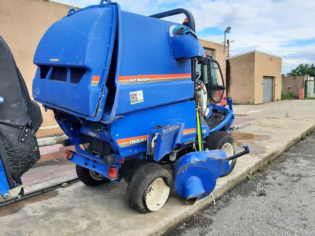 ISEKI SF370 - Garden mower: picture 4 ISEKI SF370 - Garden mower: picture 4