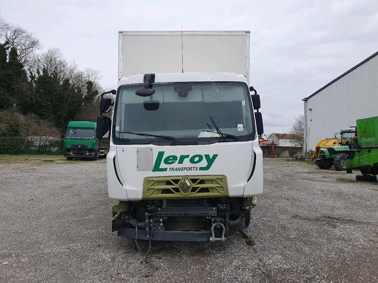 RENAULT D 12 DTI 215 - Box truck: picture 2 RENAULT D 12 DTI 215 - Box truck: picture 2