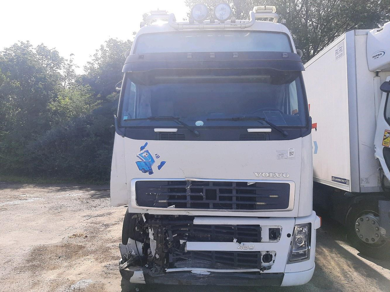 VOLVO FH 480 PORTEUR - Box truck: picture 2 VOLVO FH 480 PORTEUR - Box truck: picture 2