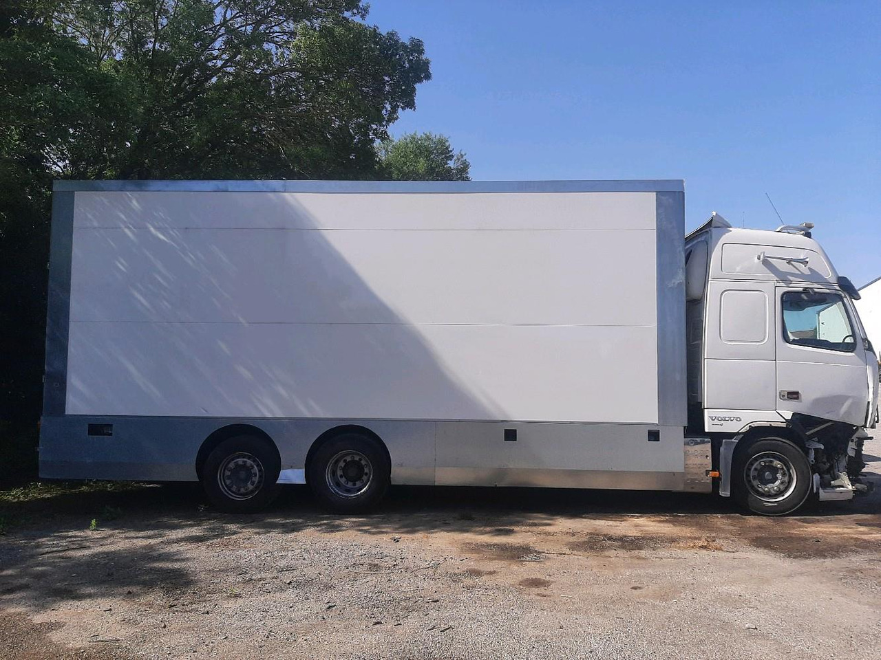 VOLVO FH 480 PORTEUR - Box truck: picture 3 VOLVO FH 480 PORTEUR - Box truck: picture 3