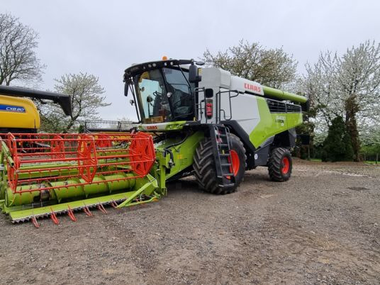 Claas LEXION 5400 - Combine harvester: picture 3 Claas LEXION 5400 - Combine harvester: picture 3