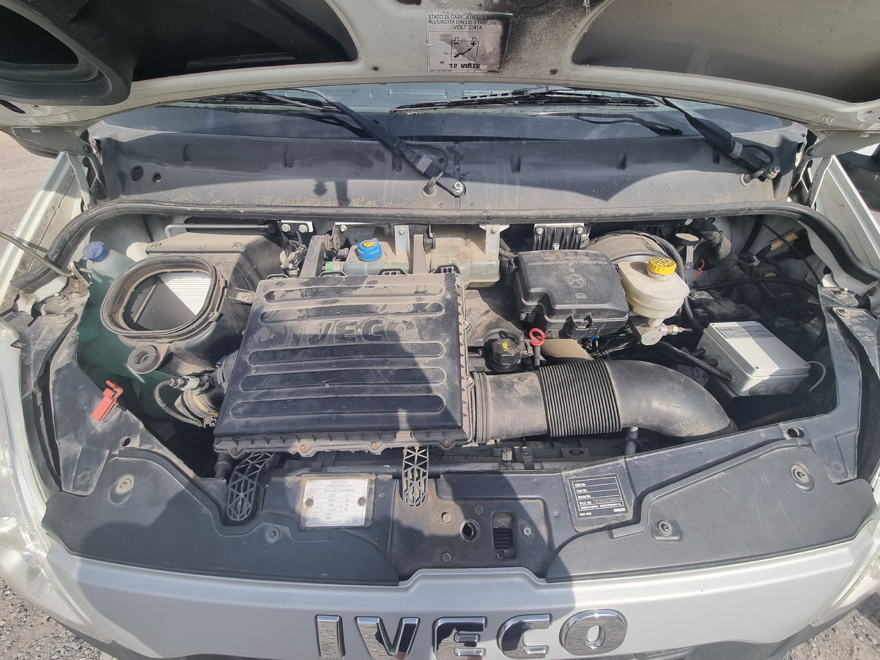 Mini artic tractor unit IVECO 40C35: picture 12 Mini artic tractor unit IVECO 40C35: picture 12