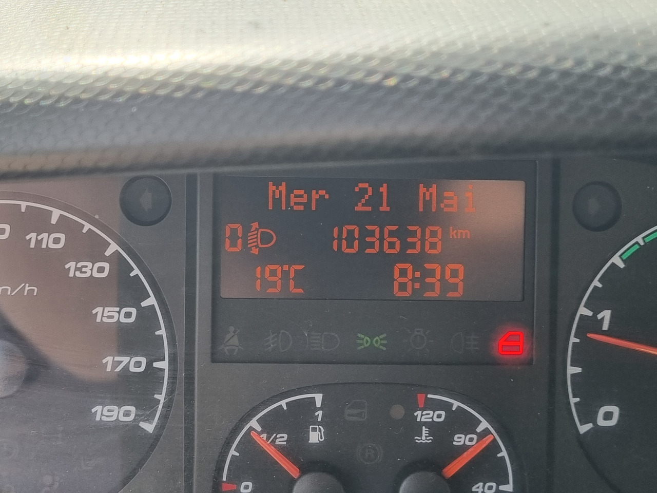 Mini artic tractor unit IVECO 40C35: picture 11 Mini artic tractor unit IVECO 40C35: picture 11