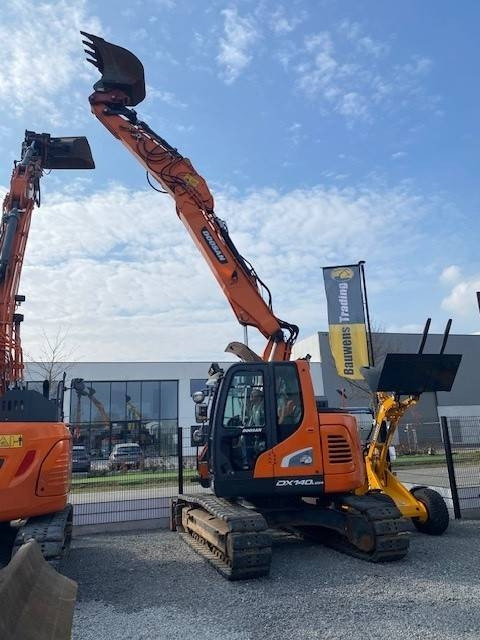 Doosan DX140 LCR-5  - Crawler excavator: picture 1 Doosan DX140 LCR-5  - Crawler excavator: picture 1