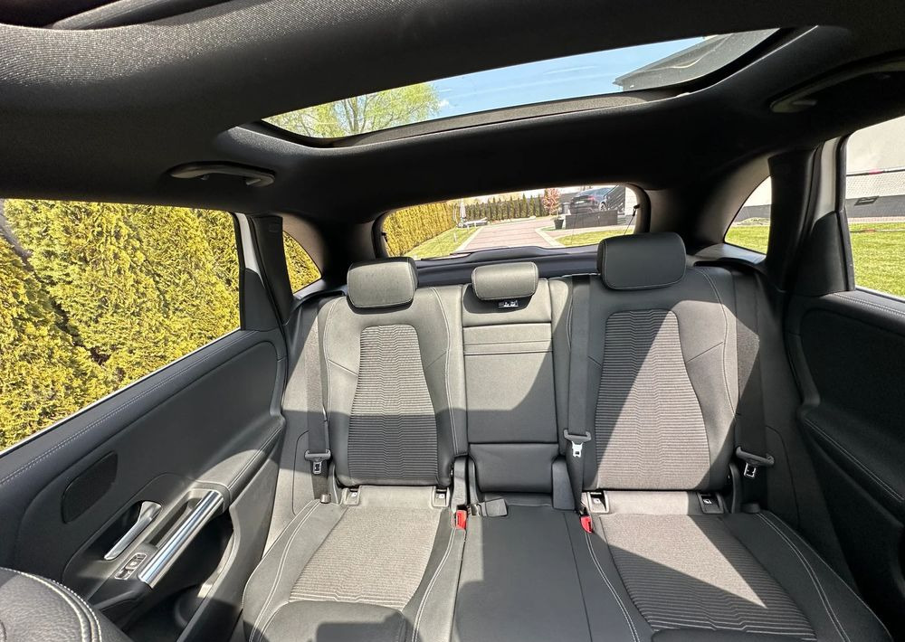 Sedan Mercedes-Benz Klasa B: picture 10