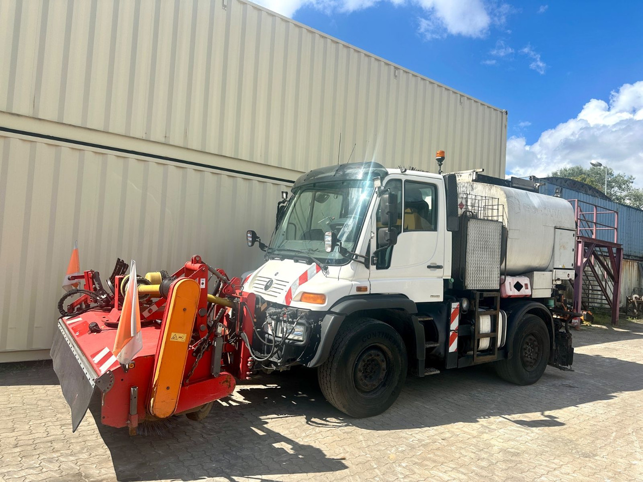 Unimog U400 Schäfer-Technic Bitum/Asphalt / TÜV 02/2026 - Truck: picture 1 Unimog U400 Schäfer-Technic Bitum/Asphalt / TÜV 02/2026 - Truck: picture 1