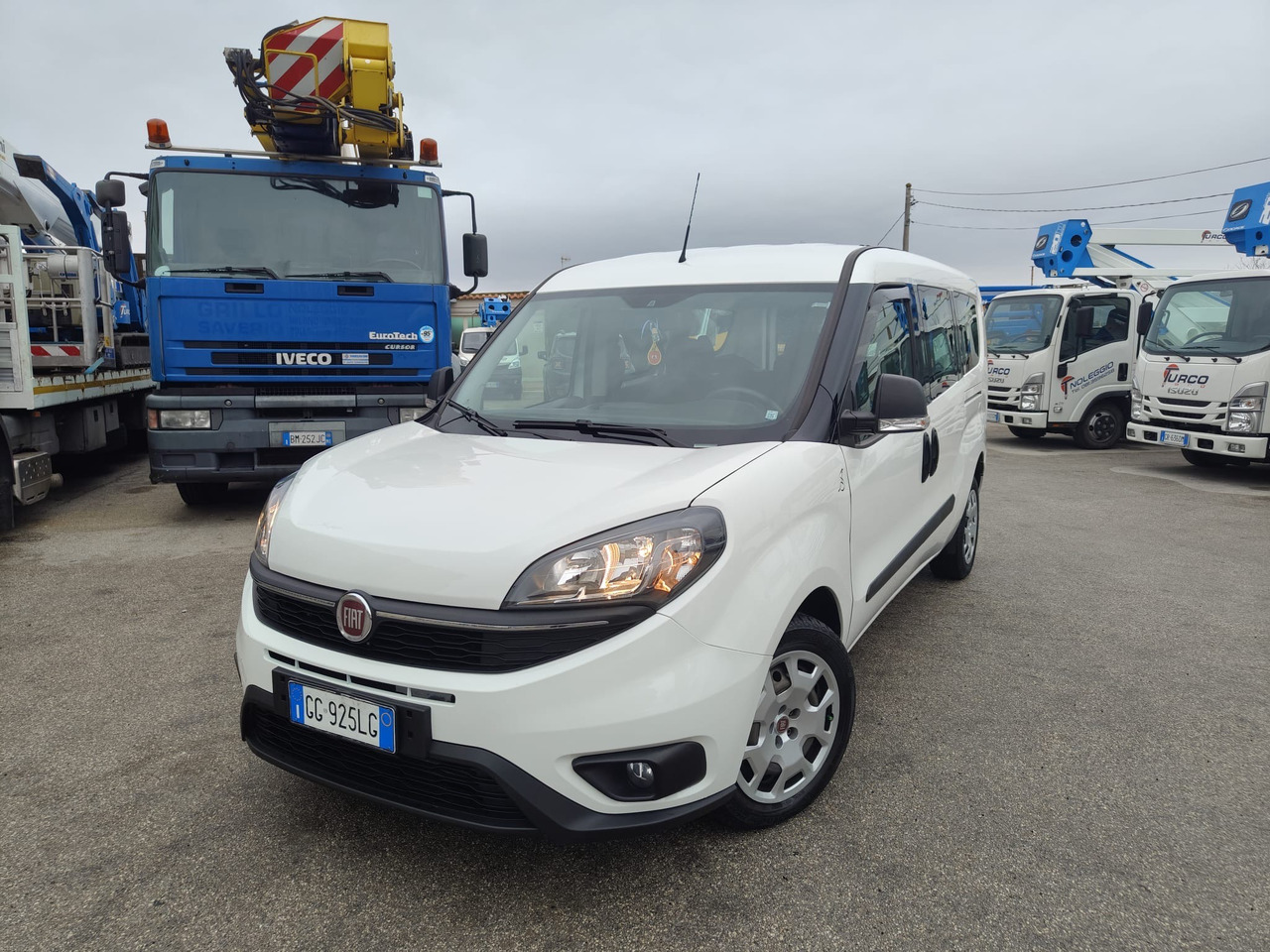 FIAT DOBLO' MAXI - Small van: picture 2 FIAT DOBLO' MAXI - Small van: picture 2
