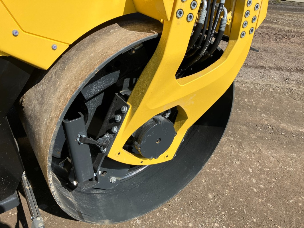 Road roller BOMAG DE BW 202 AD-50  Stage II/Tier 2: picture 17