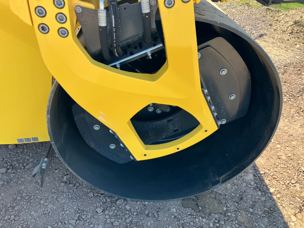Road roller BOMAG DE BW 202 AD-50  Stage II/Tier 2: picture 25