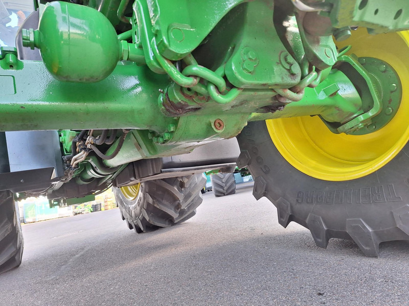 Farm tractor John Deere 6R 155: picture 10