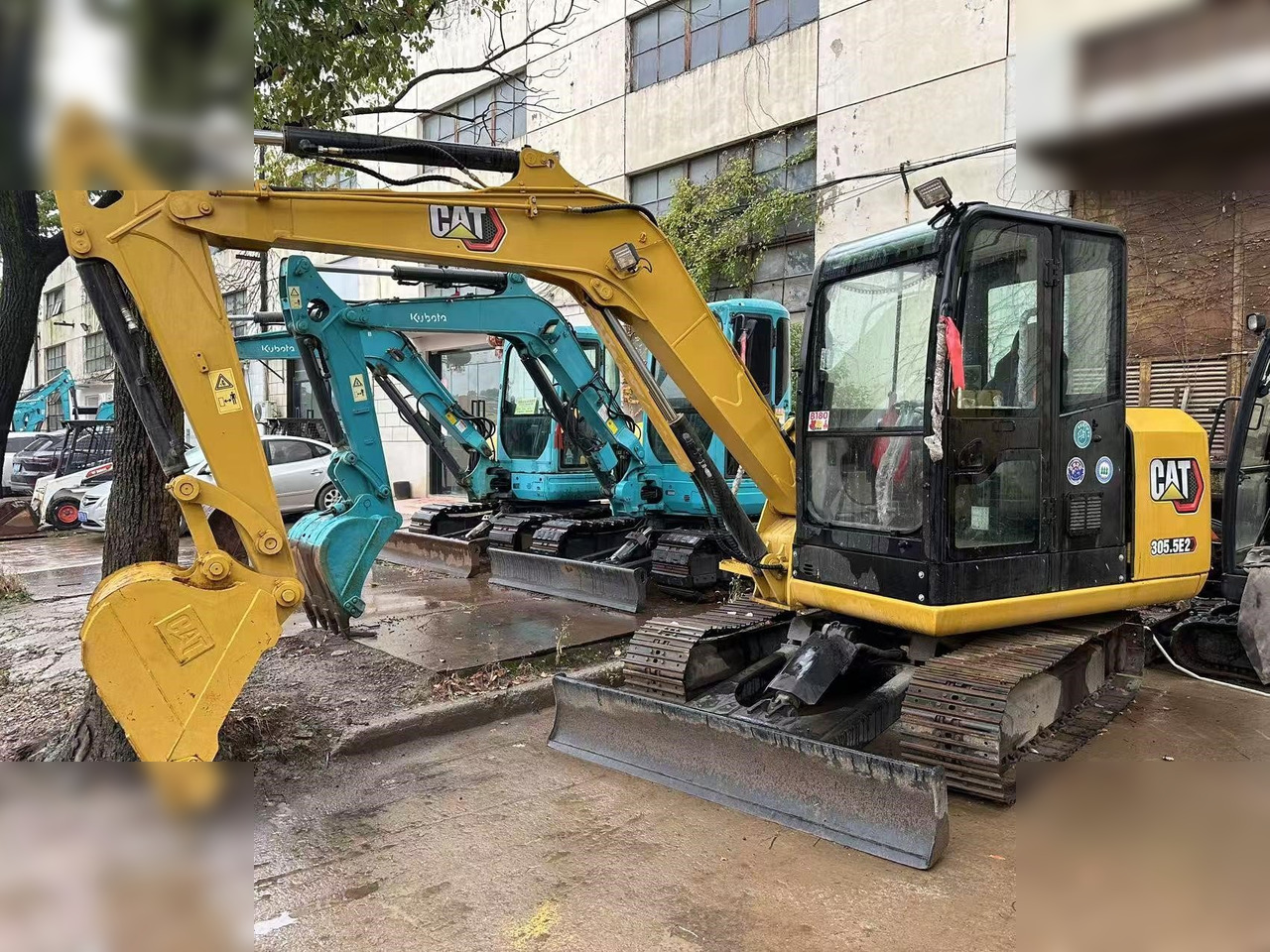 CATERPILLAR 305.5E2 - Mini excavator: picture 2 CATERPILLAR 305.5E2 - Mini excavator: picture 2