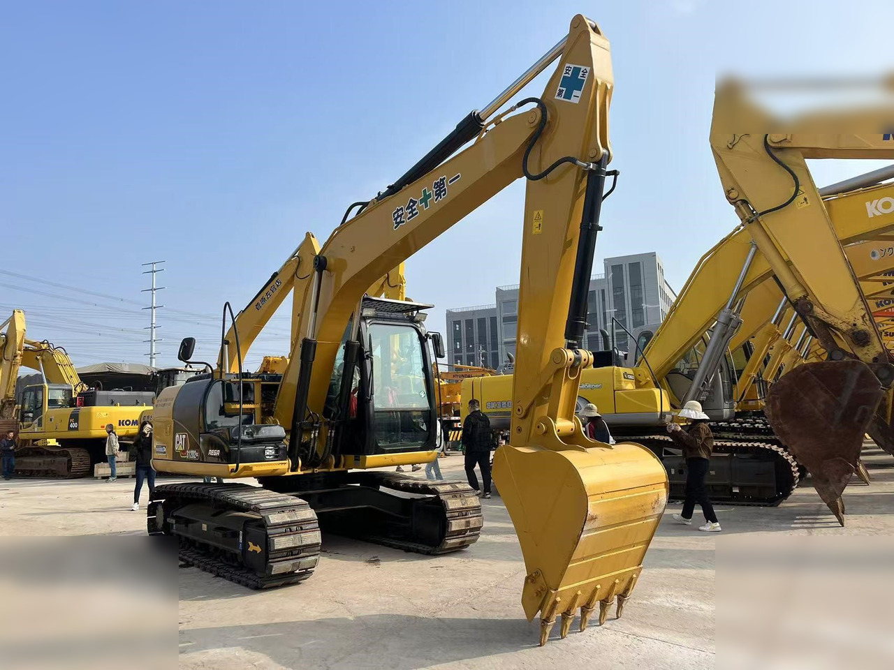 CATERPILLAR 312D2 GC - Crawler excavator: picture 4 CATERPILLAR 312D2 GC - Crawler excavator: picture 4