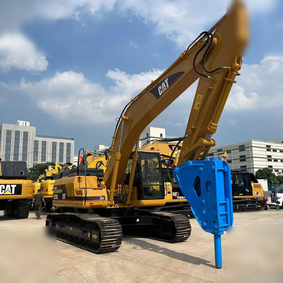 CATERPILLAR 320BL - Crawler excavator: picture 5 CATERPILLAR 320BL - Crawler excavator: picture 5