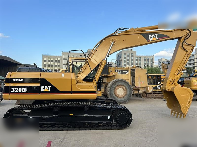 CATERPILLAR 320BL - Crawler excavator: picture 2 CATERPILLAR 320BL - Crawler excavator: picture 2