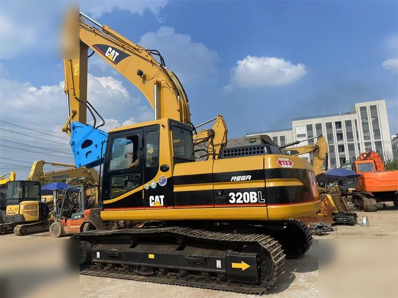 CATERPILLAR 320BL - Crawler excavator: picture 2 CATERPILLAR 320BL - Crawler excavator: picture 2