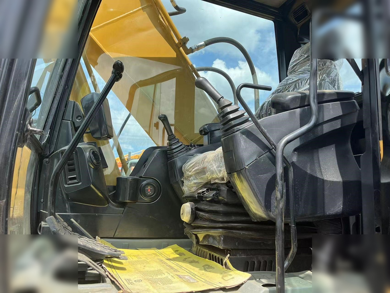 Crawler excavator CATERPILLAR 320CL: picture 11 Crawler excavator CATERPILLAR 320CL: picture 11