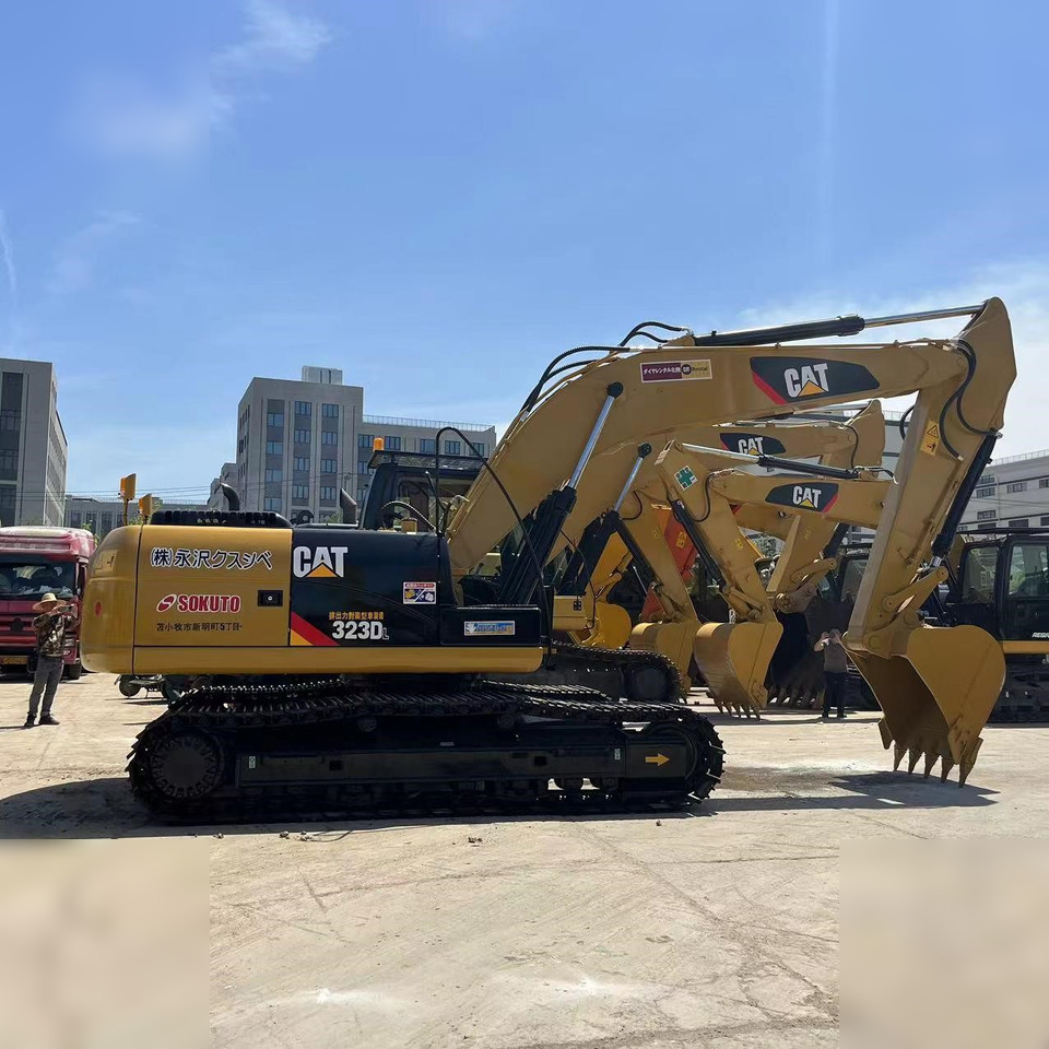 CATERPILLAR 323DL - Crawler excavator: picture 1 CATERPILLAR 323DL - Crawler excavator: picture 1