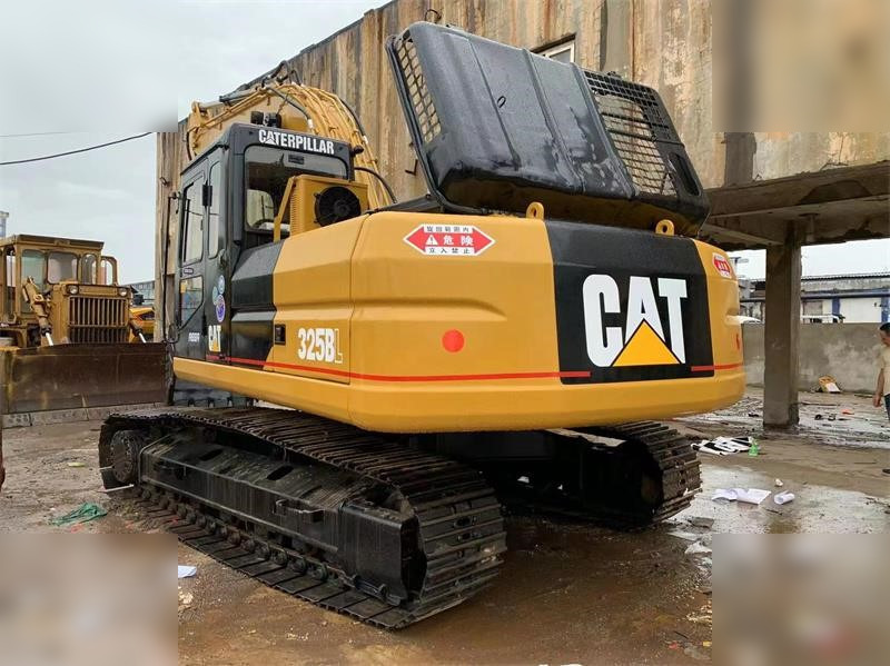 CATERPILLAR 325BL - Crawler excavator: picture 4 CATERPILLAR 325BL - Crawler excavator: picture 4
