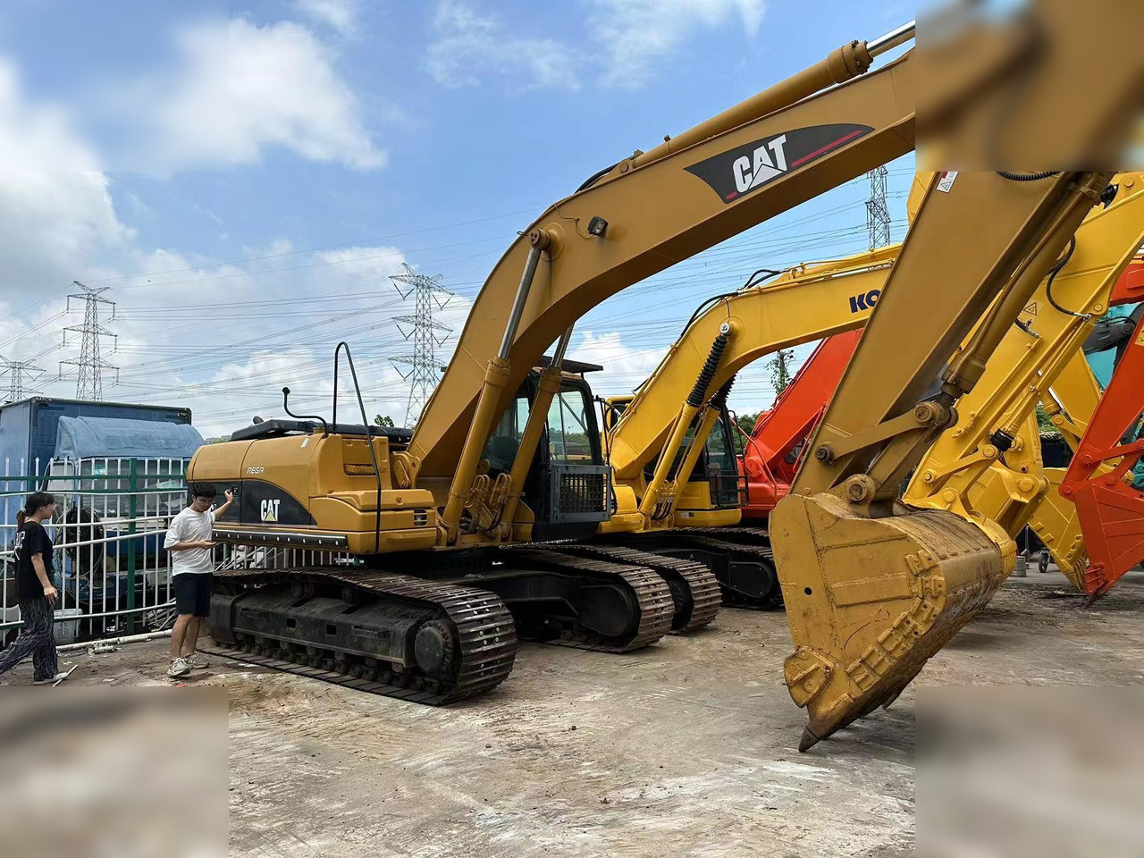 CATERPILLAR 330CL - Crawler excavator: picture 2 CATERPILLAR 330CL - Crawler excavator: picture 2