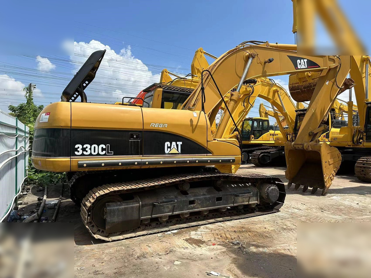 CATERPILLAR 330CL - Crawler excavator: picture 1 CATERPILLAR 330CL - Crawler excavator: picture 1
