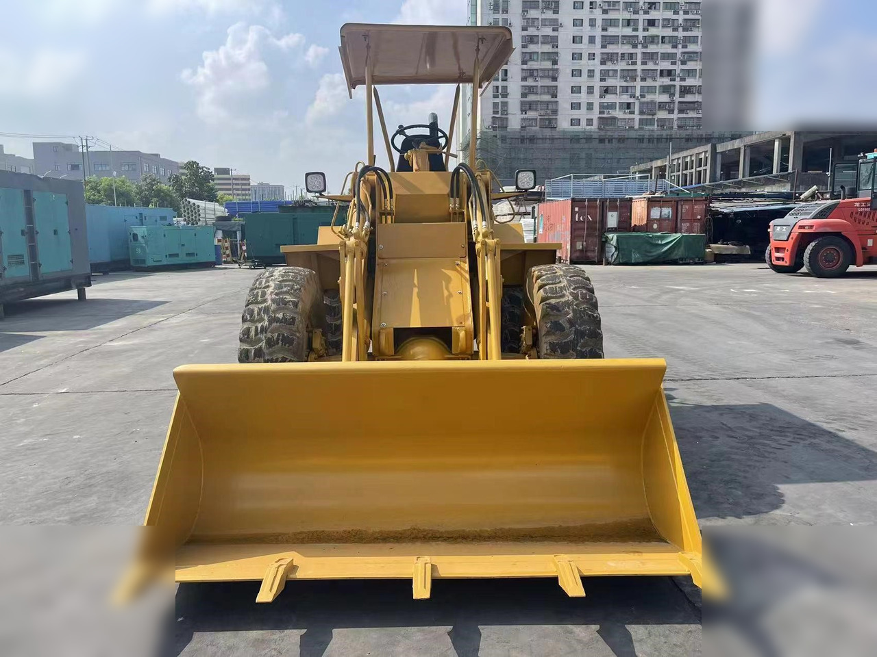 Wheel loader CATERPILLAR 910: picture 6