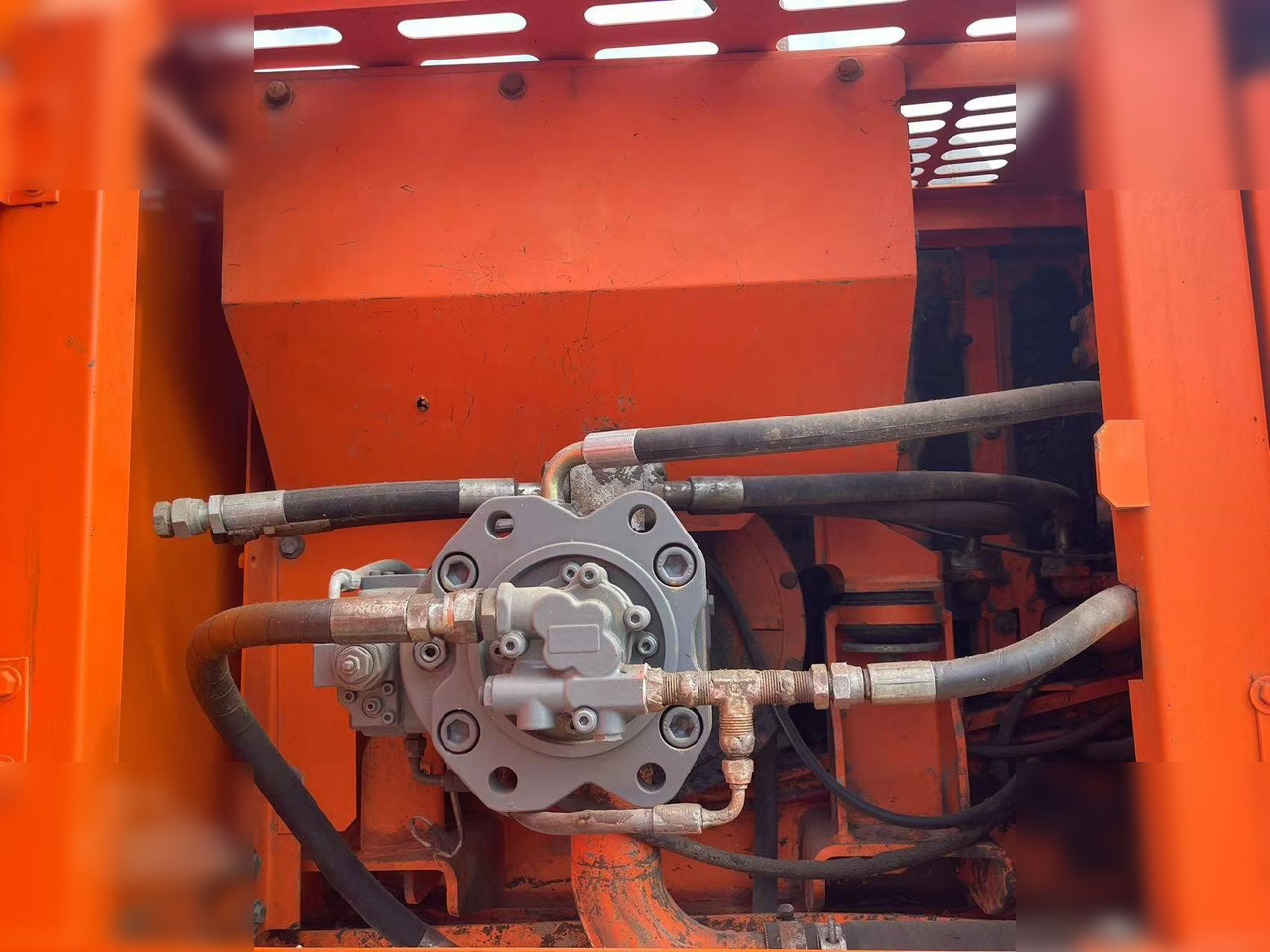 Crawler excavator DOOSAN DX225 LCA: picture 7