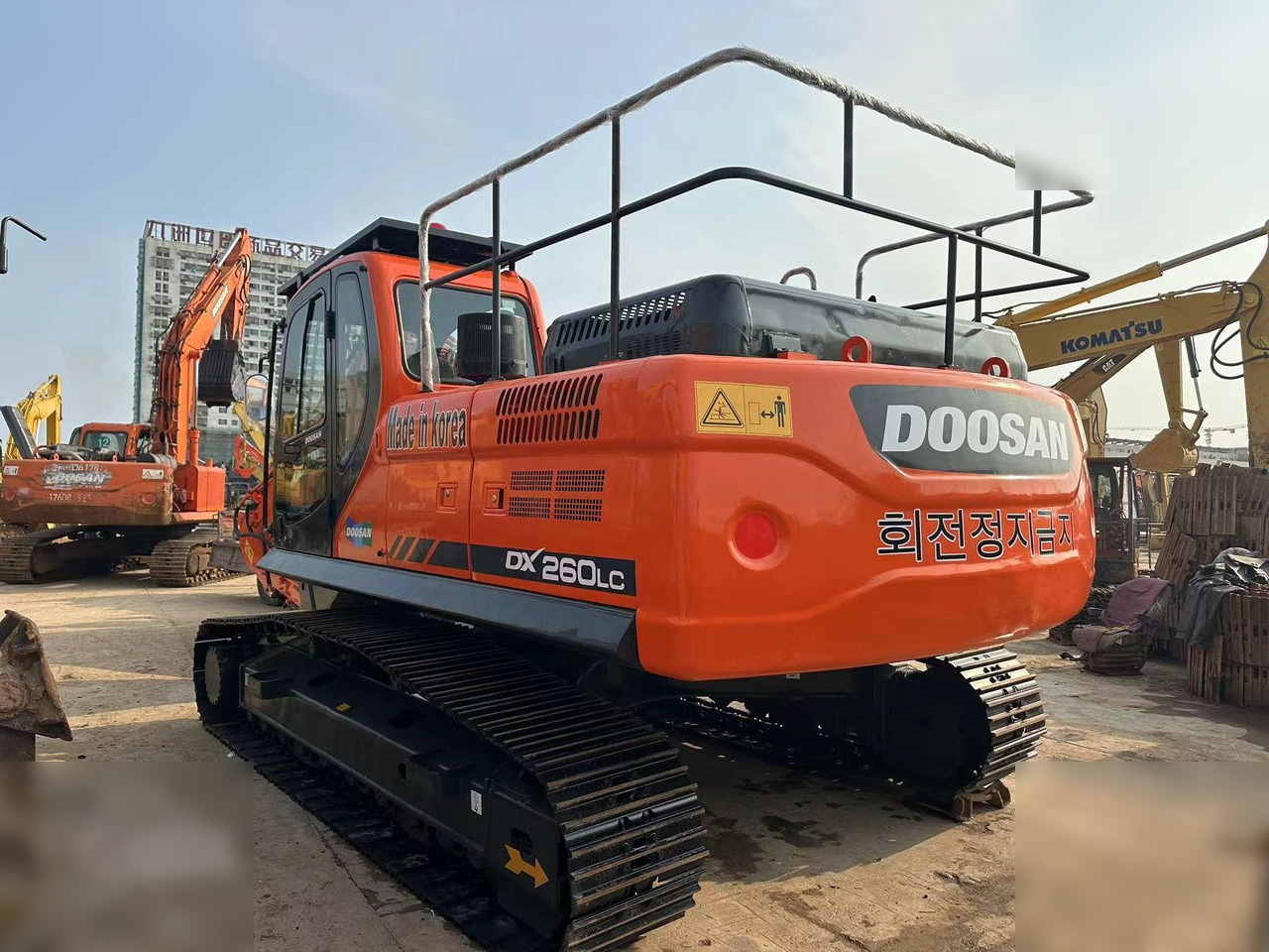 DOOSAN DX260 LC - Crawler excavator: picture 2 DOOSAN DX260 LC - Crawler excavator: picture 2