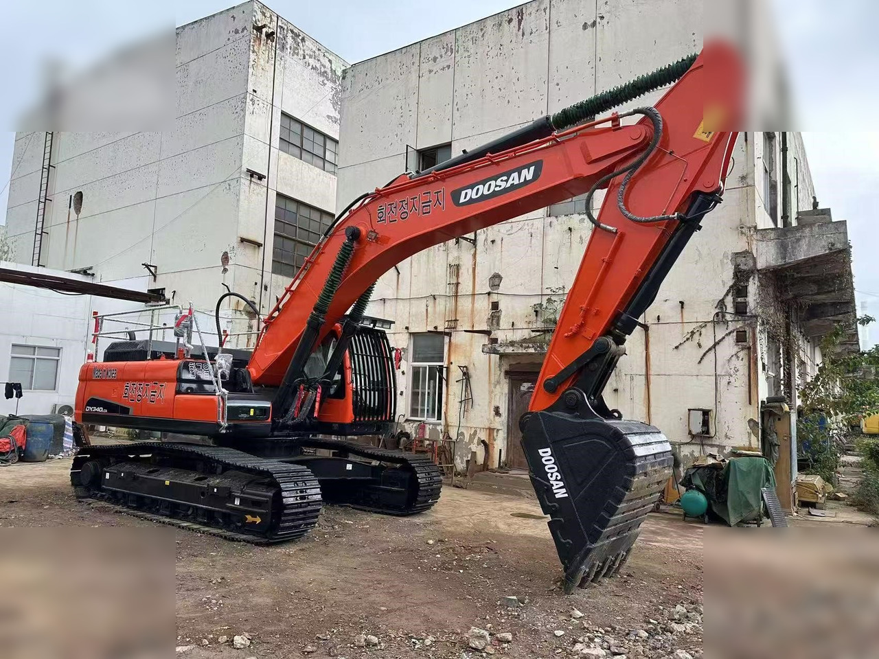 DOOSAN DX340 LCA - Crawler excavator: picture 3 DOOSAN DX340 LCA - Crawler excavator: picture 3