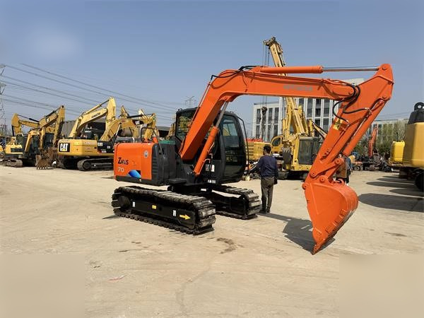 HITACHI ZX70 - Crawler excavator: picture 2 HITACHI ZX70 - Crawler excavator: picture 2