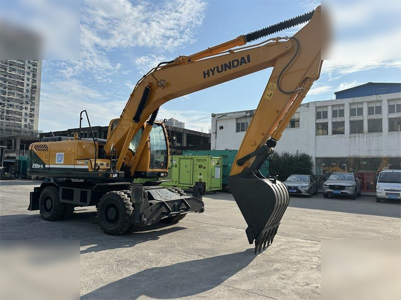 HYUNDAI ROBEX 210W-9 - Wheel excavator: picture 5 HYUNDAI ROBEX 210W-9 - Wheel excavator: picture 5