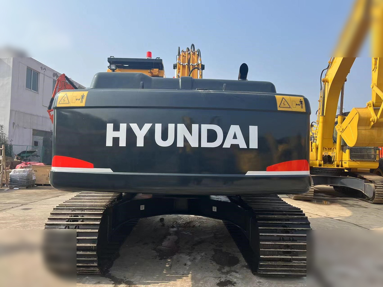 HYUNDAI ROBEX 220 LC-9S - Crawler excavator: picture 3 HYUNDAI ROBEX 220 LC-9S - Crawler excavator: picture 3