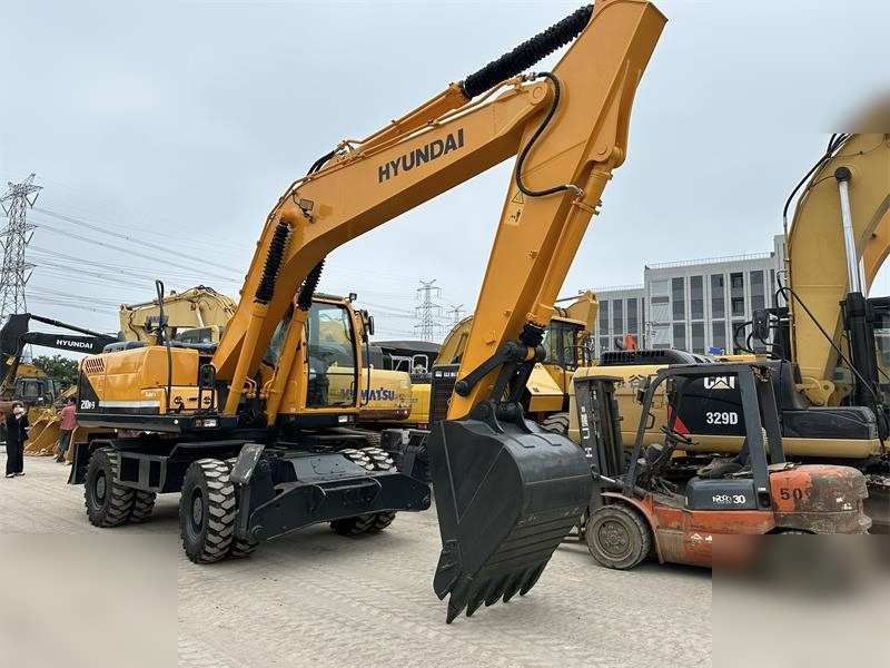 HYUNDAI ROBEX 220 LC-9S - Crawler excavator: picture 2 HYUNDAI ROBEX 220 LC-9S - Crawler excavator: picture 2