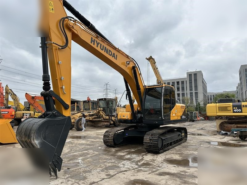 HYUNDAI ROBEX 220 LC-9S - Crawler excavator: picture 2 HYUNDAI ROBEX 220 LC-9S - Crawler excavator: picture 2