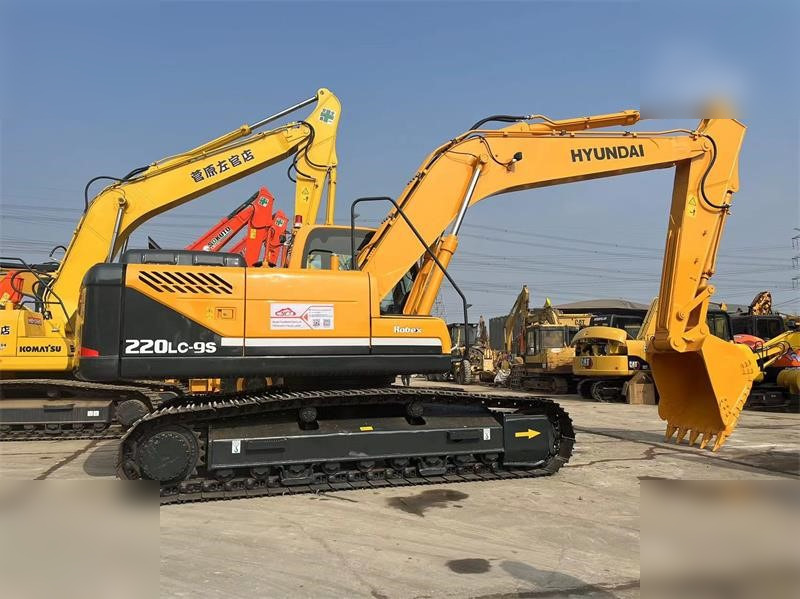 HYUNDAI ROBEX 220 LC-9S - Crawler excavator: picture 1 HYUNDAI ROBEX 220 LC-9S - Crawler excavator: picture 1