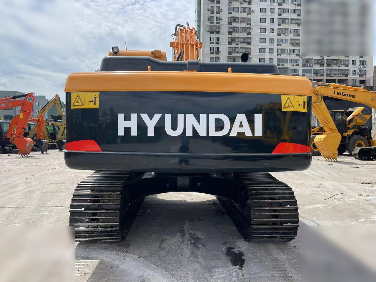 HYUNDAI ROBEX 220 LC-9S - Crawler excavator: picture 4 HYUNDAI ROBEX 220 LC-9S - Crawler excavator: picture 4
