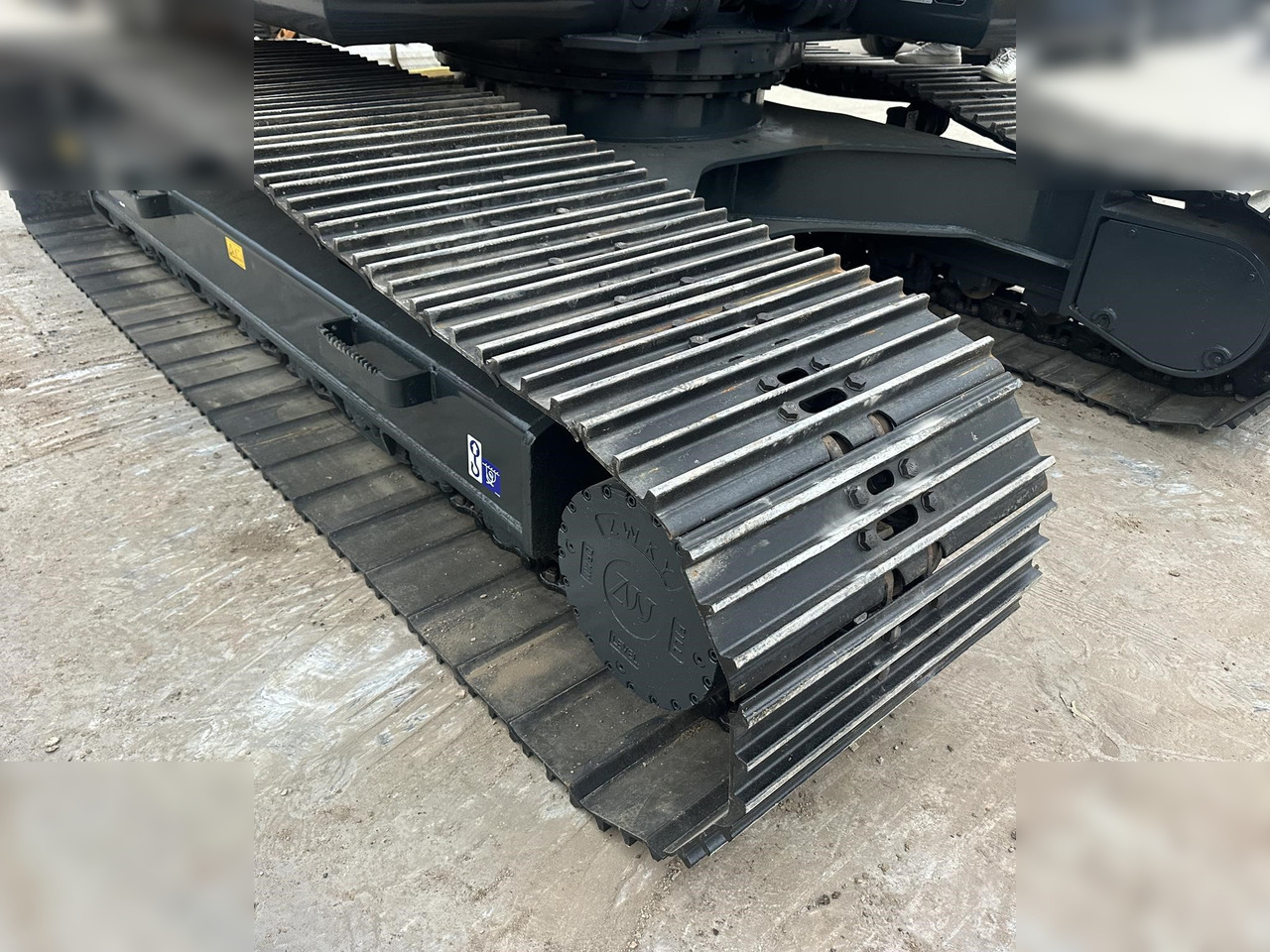 Crawler excavator HYUNDAI ROBEX 220 LC-9S: picture 6 Crawler excavator HYUNDAI ROBEX 220 LC-9S: picture 6