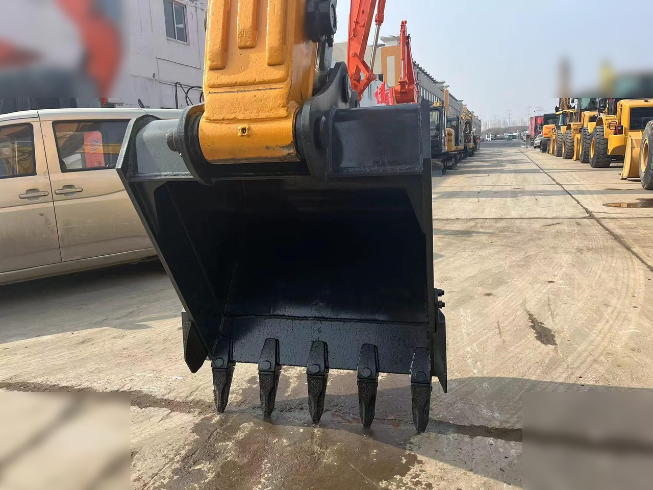 HYUNDAI ROBEX 220 LC-9S - Crawler excavator: picture 5 HYUNDAI ROBEX 220 LC-9S - Crawler excavator: picture 5