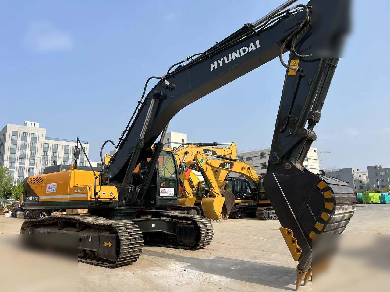 HYUNDAI ROBEX 330 LC-9S - Crawler excavator: picture 3 HYUNDAI ROBEX 330 LC-9S - Crawler excavator: picture 3