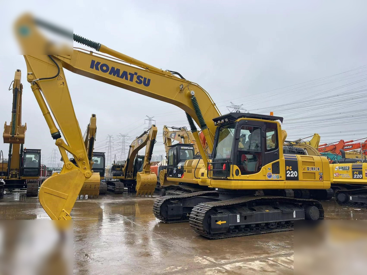 KOMATSU PC200-8 - Crawler excavator: picture 2 KOMATSU PC200-8 - Crawler excavator: picture 2