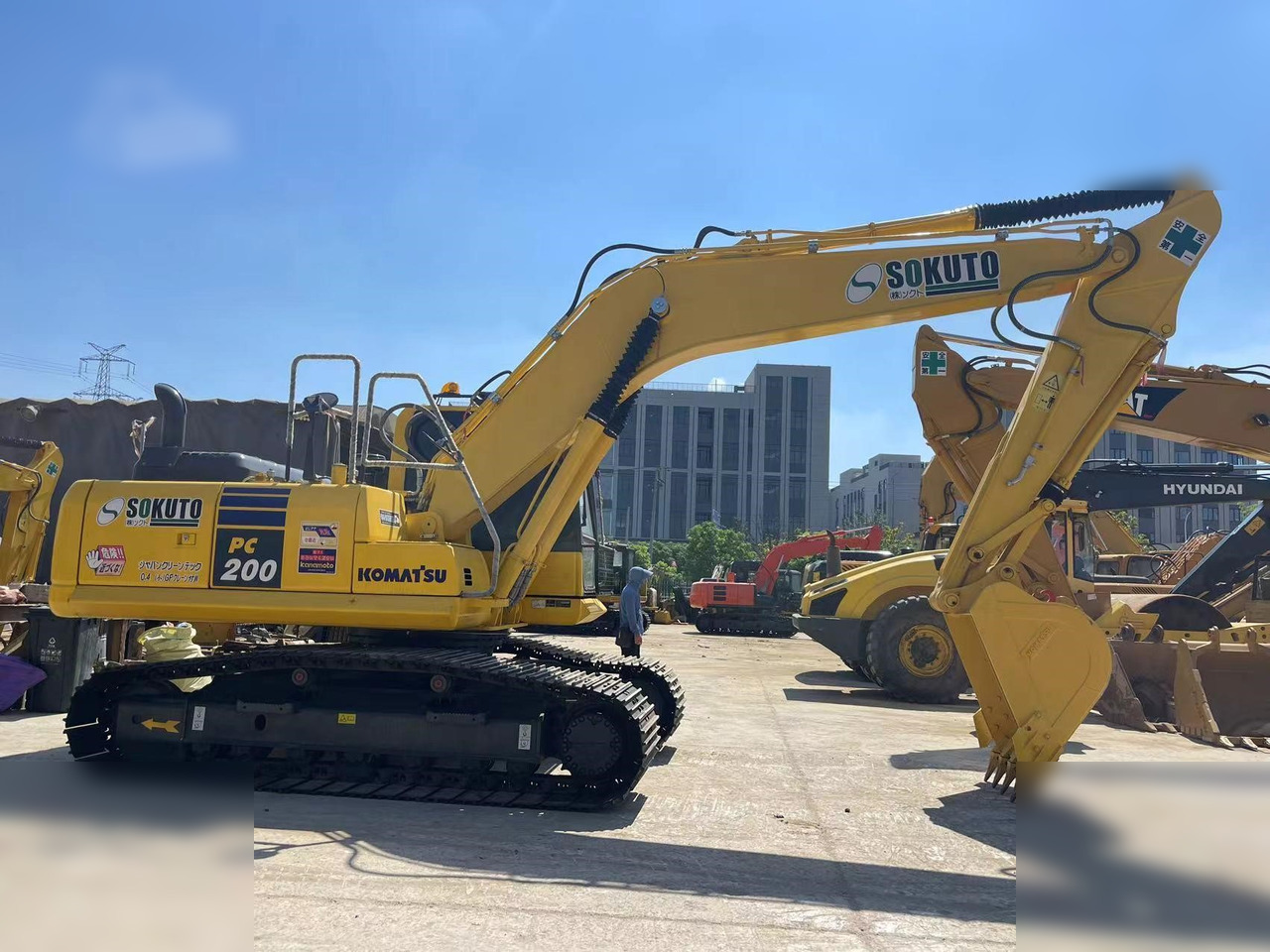 KOMATSU PC200-8 - Crawler excavator: picture 2 KOMATSU PC200-8 - Crawler excavator: picture 2