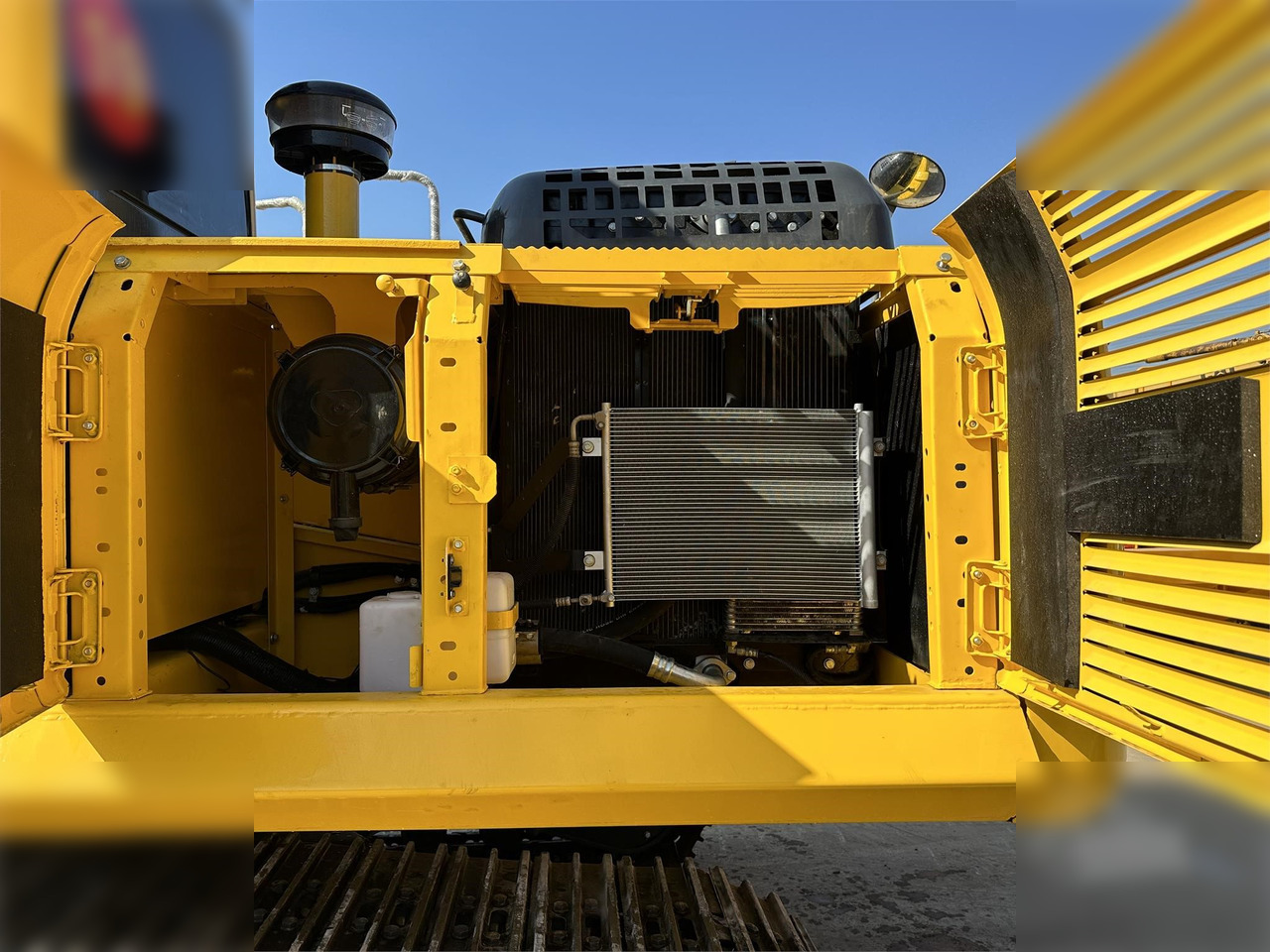 KOMATSU PC200-8 - Crawler excavator: picture 5 KOMATSU PC200-8 - Crawler excavator: picture 5