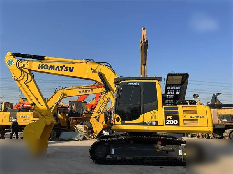 KOMATSU PC200-8N1 - Crawler excavator: picture 1 KOMATSU PC200-8N1 - Crawler excavator: picture 1