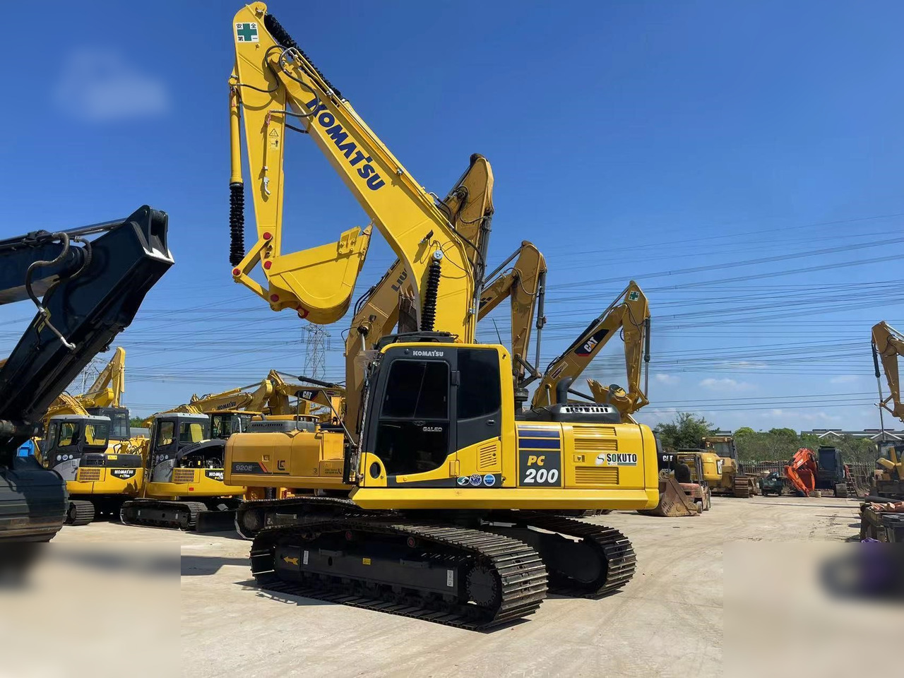 KOMATSU PC200-8N1 - Crawler excavator: picture 2 KOMATSU PC200-8N1 - Crawler excavator: picture 2