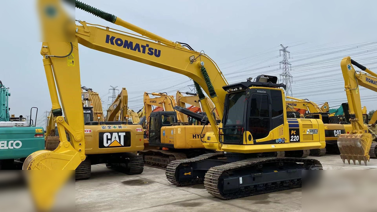 KOMATSU PC220-8 - Crawler excavator: picture 2 KOMATSU PC220-8 - Crawler excavator: picture 2