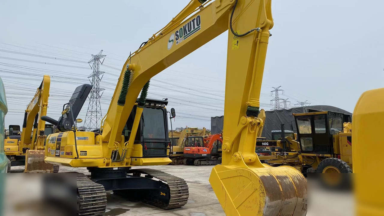 KOMATSU PC220-8 - Crawler excavator: picture 1 KOMATSU PC220-8 - Crawler excavator: picture 1