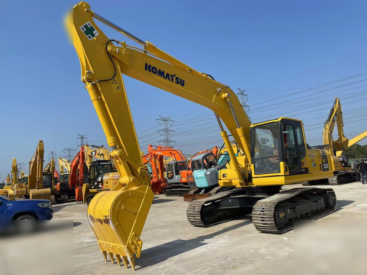 KOMATSU PC220-8 - Crawler excavator: picture 1 KOMATSU PC220-8 - Crawler excavator: picture 1