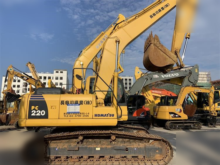 KOMATSU PC220-8N1 - Crawler excavator: picture 1 KOMATSU PC220-8N1 - Crawler excavator: picture 1