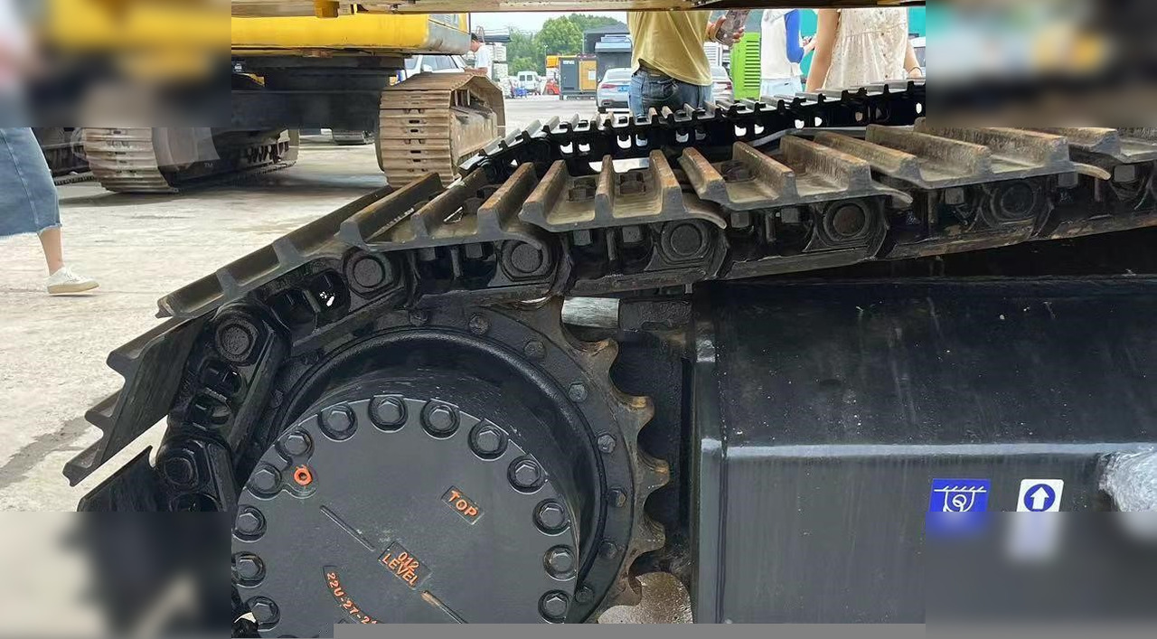 KOMATSU PC240 LC-8 - Crawler excavator: picture 4 KOMATSU PC240 LC-8 - Crawler excavator: picture 4