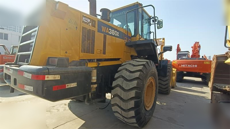 KOMATSU WA380Z-6 - Wheel loader: picture 3 KOMATSU WA380Z-6 - Wheel loader: picture 3